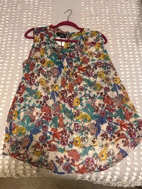 Sleeveless Floral Tie-Neck Camisole in Cream by Unknown Brand
